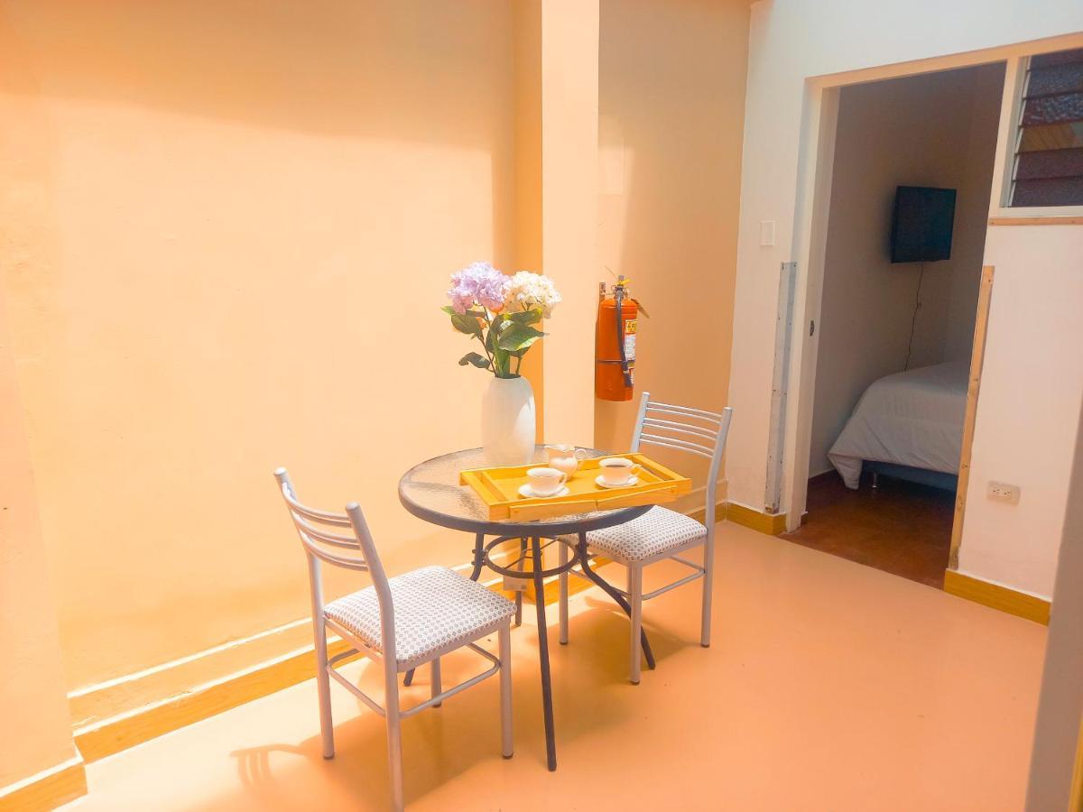 ☆miraflores Centrico☆pequeno/tv Con Netflix Guest house